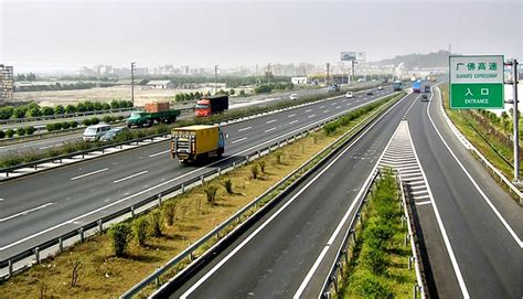 实行“分道限速”的高速公路如何正确保持最高车速行驶？ - 知乎