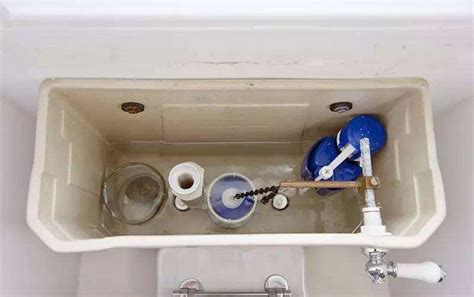 马桶水箱进水阀一直流水怎么修丨马桶维修服务 - 知乎