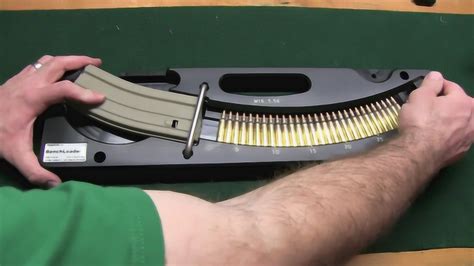 短粗的弹匣 说说轻武器发展史的“多排弹匣”设计_专利