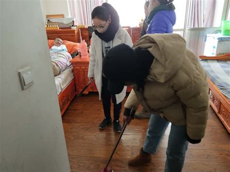 大渡岗乡团委组织团员 青年志愿者开展 环境卫生大扫除活动