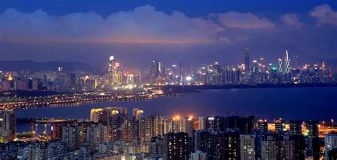 在粤港澳大湾区中，广州、深圳、香港、澳门谁能堪称龙头城市？