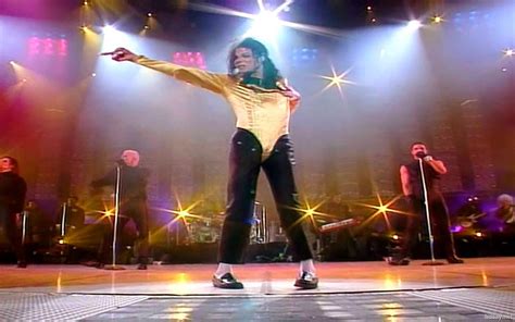 迈克尔-杰克逊的经典热舞瞬间 _新浪图集_新浪网