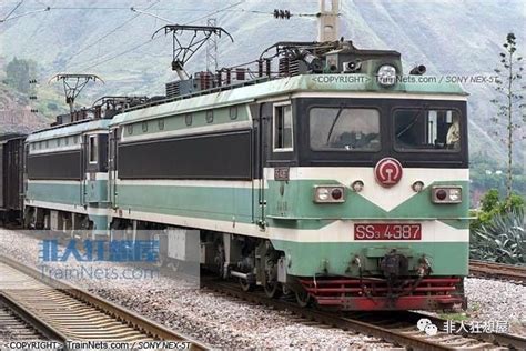 【火车火车--78】---中国第一代电力机车_老火车司机