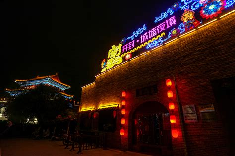 温州花园酒吧在哪里站街___齐齐哈尔泰来县如何找___手机腾讯网3g___(---媒体记者赞开封古城墙夜景 宛如时空隧道式“穿越”体验---)