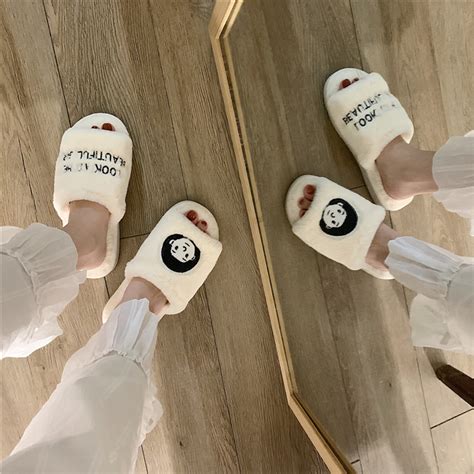 甜美女生拖鞋可爱头像