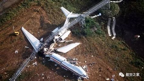 雷暴天气下的生死时速，坠毁在跑道头的MD-82客机 上 | 美国航空1420号航班，空难改变航空史 6