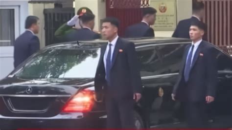 现场：金正恩抵越首访 视察朝鲜驻越大使馆_凤凰网视频_凤凰网