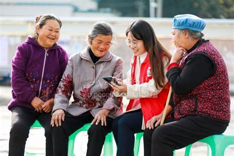 贵州黔西：激活电子医保卡 优化服务暖民心-人民图片网