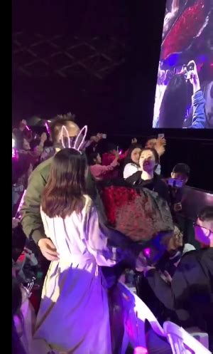 王力宏自传电影《火力全开》北京首映，粉丝欢歌记者感动泪目_果酱音乐