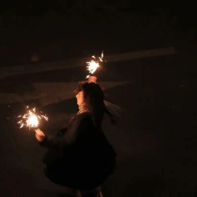 烟花女生头像温柔可爱