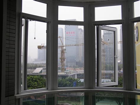 朗斯隔音窗独有技术产品DOK隔音窗隔音玻璃，8mm42分贝的隔声量是目前国内隔音产品的最新数据，深圳隔音窗，东莞隔音窗，广州隔音窗等在各地为 ...