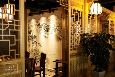 餐厅设计中该如何选择装饰壁画_上海赫筑餐饮空间设计事务所