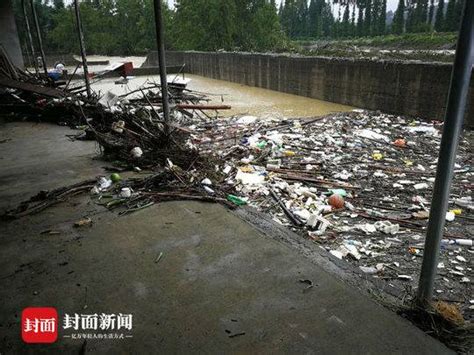 蒲江遭遇强降雨 降水量的西来镇村民鱼塘被严重摧毁：“全家家当都在这 我不能走” - 封面新闻