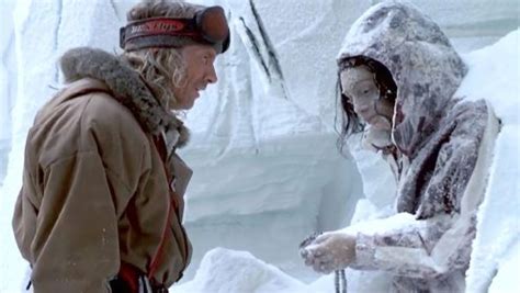 男人爬雪山时，发现一具冰冻女尸，竟是他失踪4年的妻子！《垂直极限》_电影_高清完整版视频在线观看_腾讯视频