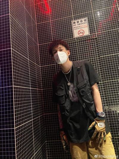 李京泽非主流头像