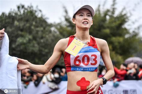 （杭州亚运会）朝鲜女举连摘4金 刷新6项世界纪录|朝鲜|挺举|杭州亚运会_新浪新闻