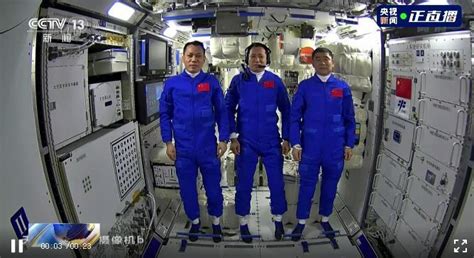 中国空间站太空厨房有120多种食品，网友催更太空“吃播”_深圳新闻网