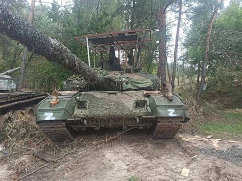 乌民兵T-64坦克被炸成零件_腾讯网