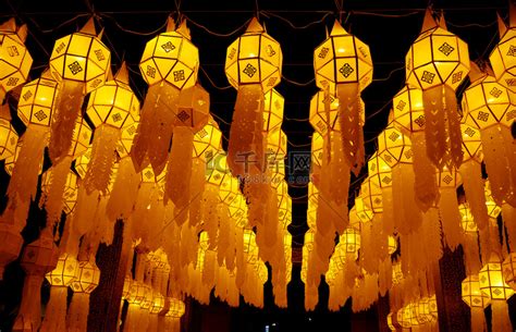 灯柱展示为光的节日。清迈, 泰国高清摄影大图-千库网
