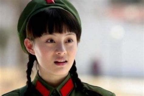 2005年《幸福像花儿一样》，殷桃饰演大梅，敢作敢当敢爱敢恨……_手机新浪网
