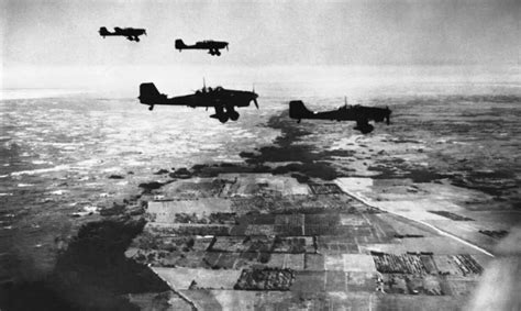 凡尔赛条约规定德国不许拥有空军，为何二战开始时德国空军最强_凤凰网历史_凤凰网