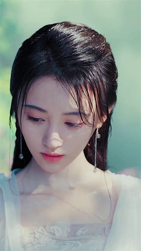 鞠婧祎露图片