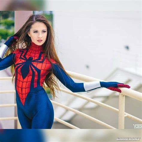 美国洛杉矶美女COSER放出COS蜘蛛侠照片：不仅曲线完美，颜值更没得说-新闻资讯-高贝娱乐