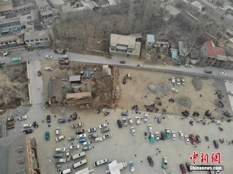 甘肃积石山地震前后影像图公布 房屋被掩道路冲毁__凤凰网