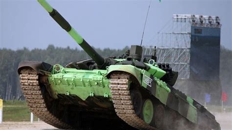 北极圈作战专用！俄军换装新型T-80主战坦克 - 中国军网
