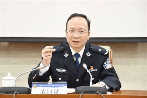 重庆公安刑警总队长和渝北分局局长被免(图) - 青岛新闻网