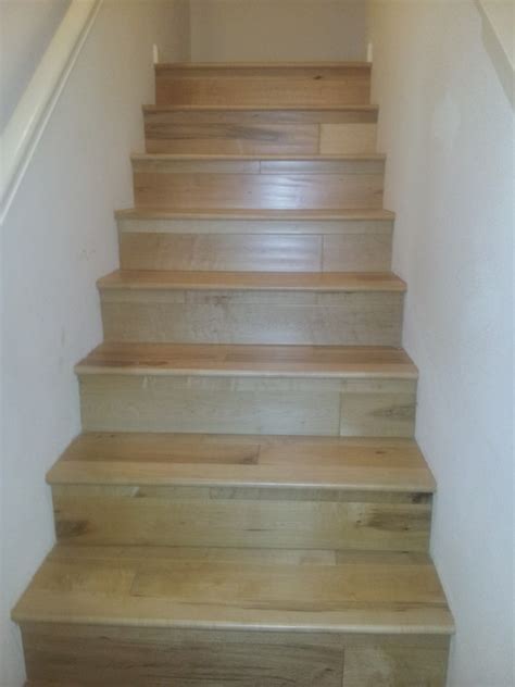 免漆实木踏步板和踢步如何安装到水泥楼梯上 水泥实木踏步楼梯装修