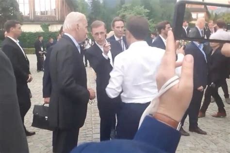 G7峰会一幕！马克龙告诉拜登“坏消息”被沙利文打断：小心摄像机__财经头条