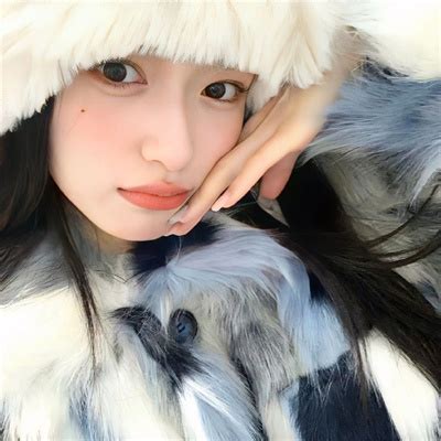 头像看起来很温柔的女生