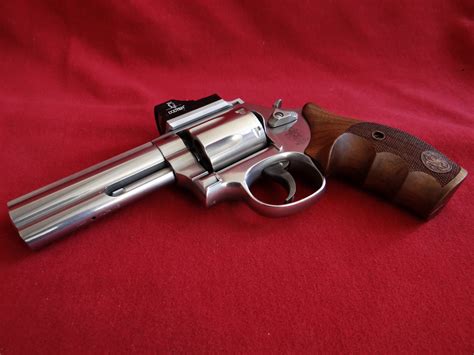 Smith & Wesson Revolver 686 incl. Docter Sight – Jagd- und Sportwaffen ...