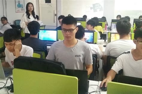 计算机学院软件工程2017卓越班赴广州易唐科技开展企业见习活动-玉林师范学院