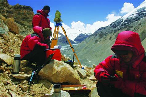 科学网—4月30日下午正式启动2020珠峰高程测量，2005年复测获得的，珠穆朗玛峰峰顶岩石面海拔高程8844.43米会被改写 - 吴中祥的博文