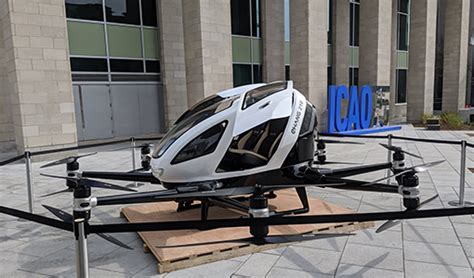 全球首款载人级两座智能分体式飞行汽车工程样车在渝首发