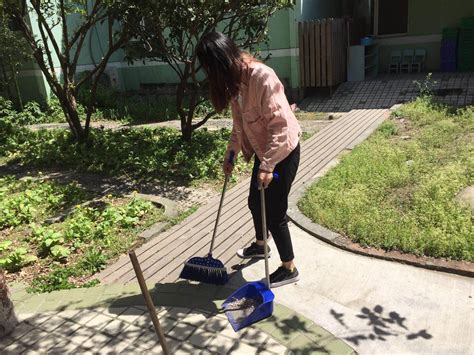 五一劳动节，为清洁校园助力 - 党团在线 - 杭州市德胜幼儿园