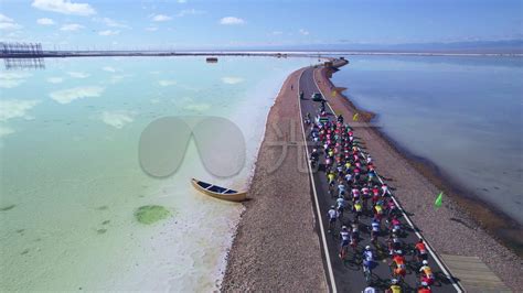 第十七届环青海湖自行车赛进入濒湖路段_国家体育总局