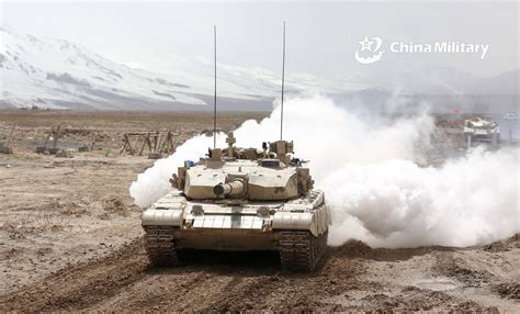 中国赴俄军演99坦克配附加装甲 防御能力超600毫米|中国|坦克|俄军_新浪军事_新浪网