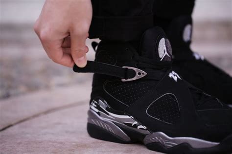 时尚新尝试，Air Jordan 1 Low “No Swoosh” 上脚展示 AJ1 球鞋资讯 FLIGHTCLUB中文站|SNEAKER球鞋资讯第一站