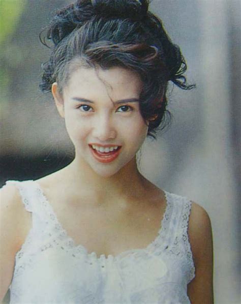 90年代香港女明星教你穿出Chic复古港风
