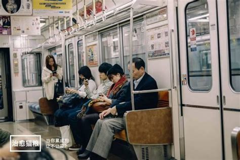 韩国地铁“粉灯行动”用高科技提示给孕妇让座，我们是不是也该学学！ - 知乎