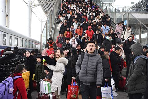 组图：2021年春运今日启动 北京站首趟列车发出|北京|春运_新浪新闻