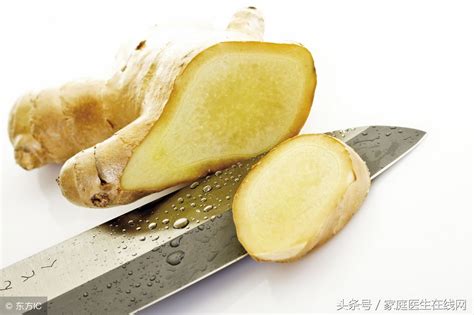 鲜姜根蜜饯和柠檬高清图片下载-正版图片502856158-摄图网