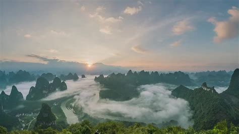 鸟瞰日落时分的山景，中国桂林—高清视频下载、购买_视觉中国视频素材中心