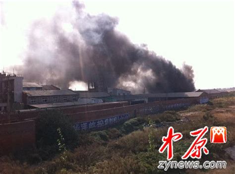 河南荥阳化工厂发生爆炸 黑烟滚滚致货车追尾|工厂|爆炸|追尾_新浪新闻