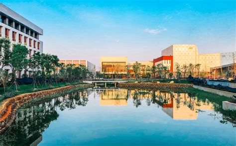 校园光影-中国地质大学未来城校区