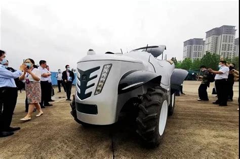 中国一拖发布全国首款5G+氢燃料电动拖拉机_当代农机信息网