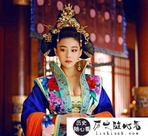 清朝时期，皇帝后宫的嫔妃一共分了多少等级？ | 说明书网